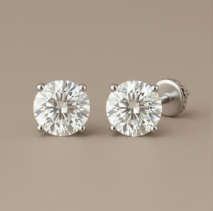 עגילי Stud (עגילים צמודים) עם יהלומים בצורת Round Brilliant (עגול מבריק)